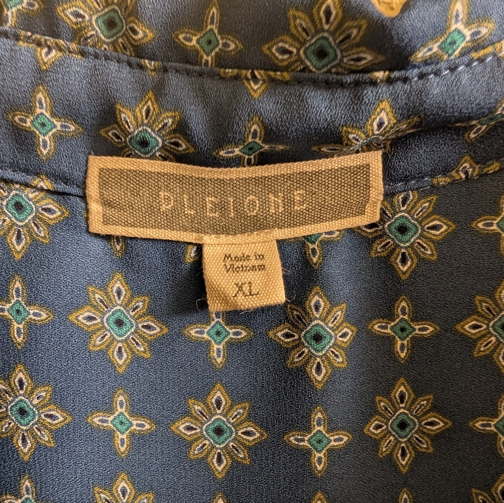 Pleione Nordstrom Sleeveless Patterned Blouse Button Up - Picture 3 of 4